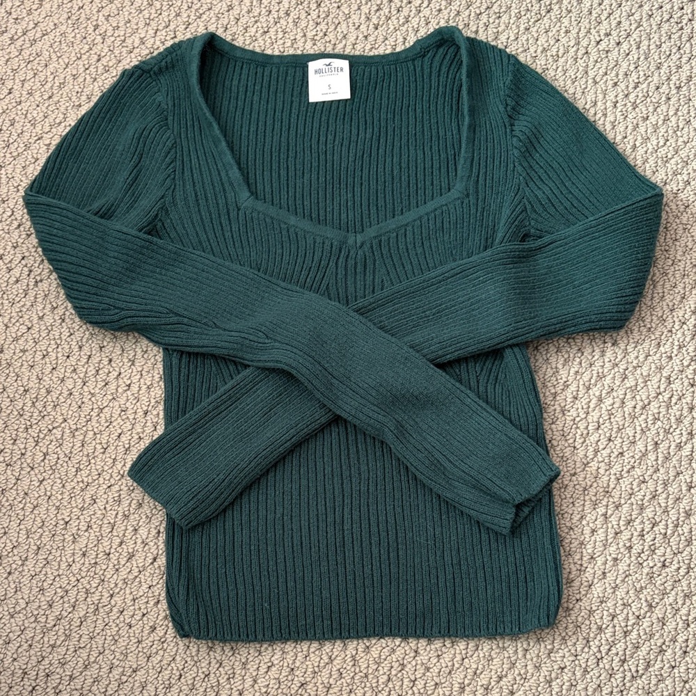 Hollister Women's Deep Teal V-Neck Sweater